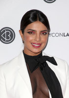 Priyanka Chopra Sweatshirt #3863435