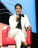 Priyanka Chopra Sweatshirt #3863438