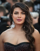 Priyanka Chopra Sweatshirt #3863452