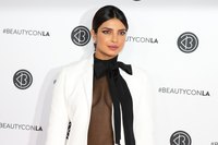 Priyanka Chopra Sweatshirt #3863473