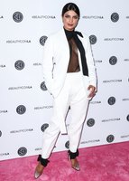 Priyanka Chopra Sweatshirt #3863477