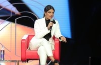 Priyanka Chopra Sweatshirt #3863491