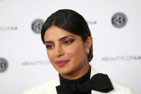Priyanka Chopra Sweatshirt #3863496