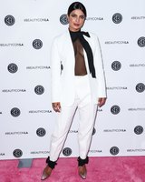 Priyanka Chopra Sweatshirt #3863497