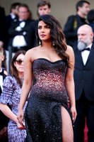 Priyanka Chopra Sweatshirt #3863501