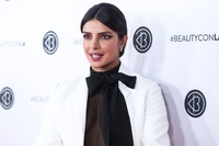 Priyanka Chopra Sweatshirt #3863504
