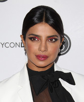 Priyanka Chopra Sweatshirt #3863509