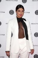 Priyanka Chopra Sweatshirt #3863512