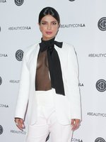 Priyanka Chopra Sweatshirt #3863518