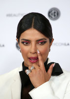 Priyanka Chopra Sweatshirt #3863522