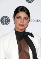 Priyanka Chopra Sweatshirt #3863554