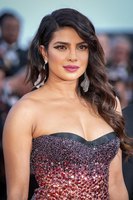 Priyanka Chopra Sweatshirt #3863560