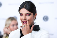 Priyanka Chopra Sweatshirt #3863570