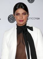 Priyanka Chopra Sweatshirt #3863575