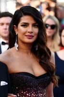 Priyanka Chopra Sweatshirt #3863579
