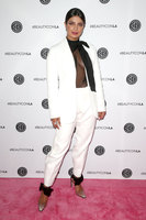 Priyanka Chopra Sweatshirt #3863581