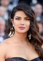 Priyanka Chopra Sweatshirt #3863585