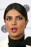 Priyanka Chopra Sweatshirt #3863589