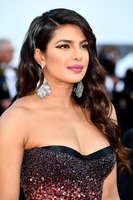 Priyanka Chopra Sweatshirt #3863621