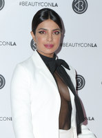 Priyanka Chopra Sweatshirt #3863622