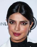 Priyanka Chopra Sweatshirt #3863624
