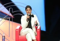 Priyanka Chopra Sweatshirt #3863631