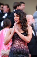 Priyanka Chopra Sweatshirt #3863635