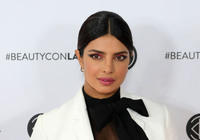 Priyanka Chopra Sweatshirt #3863637