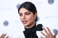Priyanka Chopra Sweatshirt #3863686