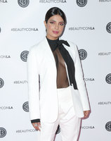 Priyanka Chopra Sweatshirt #3863702