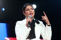 Priyanka Chopra Sweatshirt #3863707