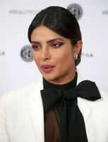 Priyanka Chopra Sweatshirt #3863716