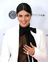 Priyanka Chopra Sweatshirt #3863719