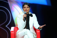 Priyanka Chopra Sweatshirt #3863729
