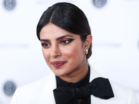 Priyanka Chopra Sweatshirt #3863737