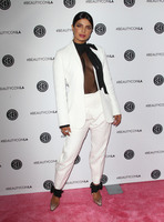 Priyanka Chopra Sweatshirt #3863758