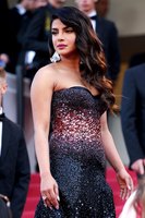 Priyanka Chopra Sweatshirt #3863771