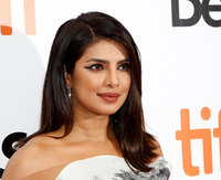 Priyanka Chopra Sweatshirt #3890179