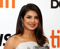 Priyanka Chopra Sweatshirt #3890191