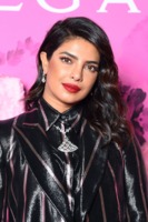 Priyanka Chopra Sweatshirt #3890192
