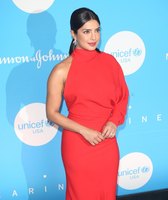 Priyanka Chopra Sweatshirt #3912991