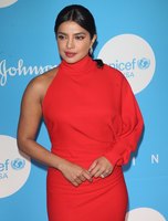 Priyanka Chopra Sweatshirt #3913024