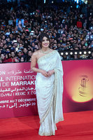 Priyanka Chopra Sweatshirt #3913042