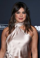 Priyanka Chopra Sweatshirt #3936054