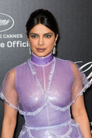 Priyanka Chopra Sweatshirt #3955395