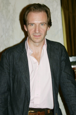 Ralph Fiennes tote bag #G589391
