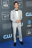 Rami Malek Longsleeve T-shirt #3765445