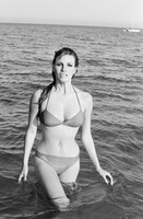 Raquel Welch Longsleeve T-shirt #3663305