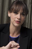 Rashida Jones Longsleeve T-shirt #2258041