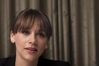 Rashida Jones Longsleeve T-shirt #2258055